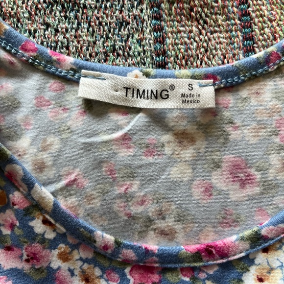 Timing Blue and White Fitted Crop Tank Top Floral Print SZ S Mini Cut Out - Picture 10 of 11